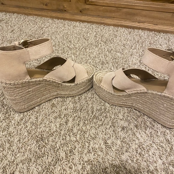 Marc Fisher wedge espadrilles. Sz 7.5. Worn only a few times. Great condition! - Picture 5 of 7